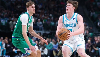 世界杯手机软件安装-黄蜂主帅：克尼佩尔弗拉格在大学养成了赢球习惯 根基很扎实