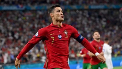 本泽马想送C罗出局？C罗说“不”!他还追平了代伊！